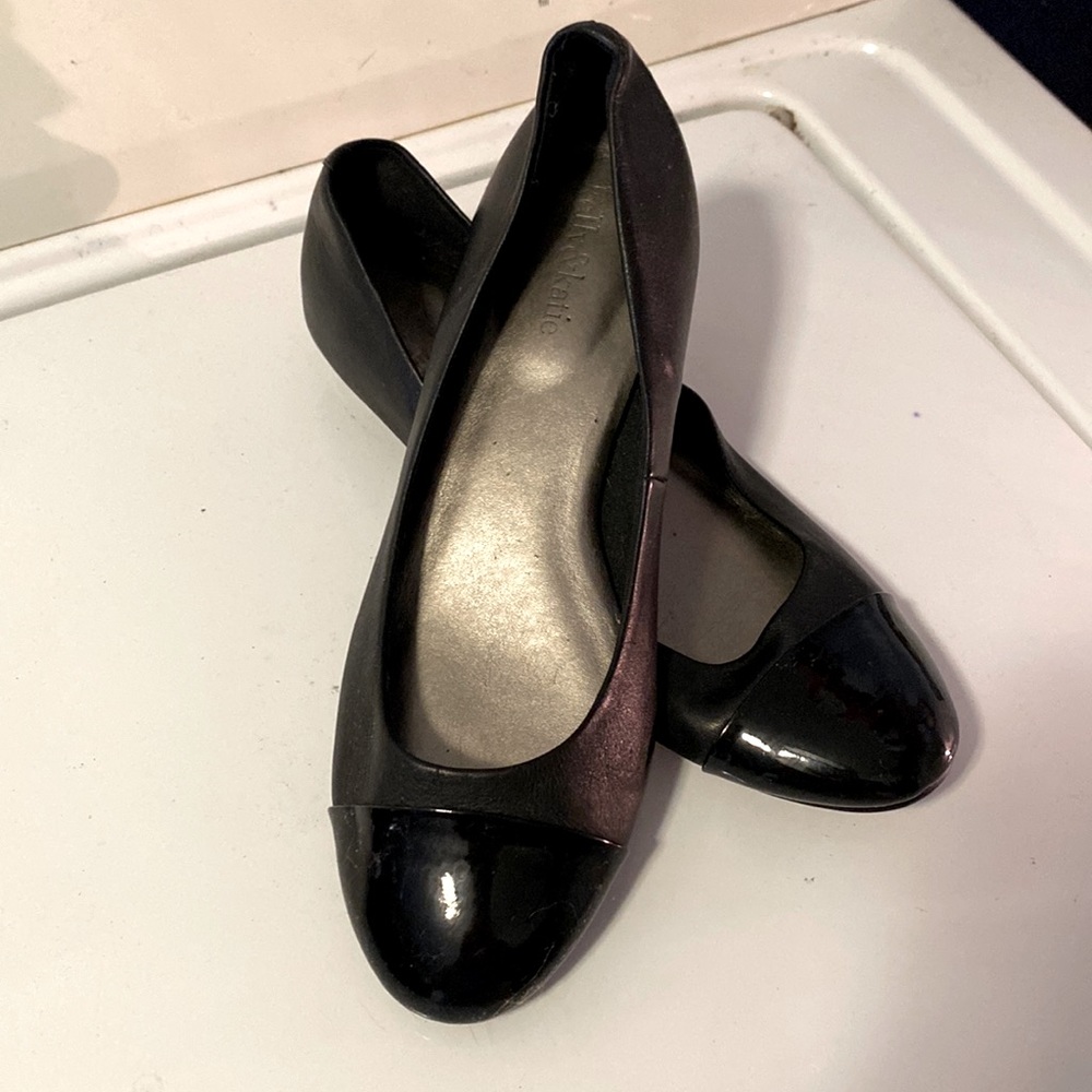 “Kelly & Katie” brand black Dress Flats